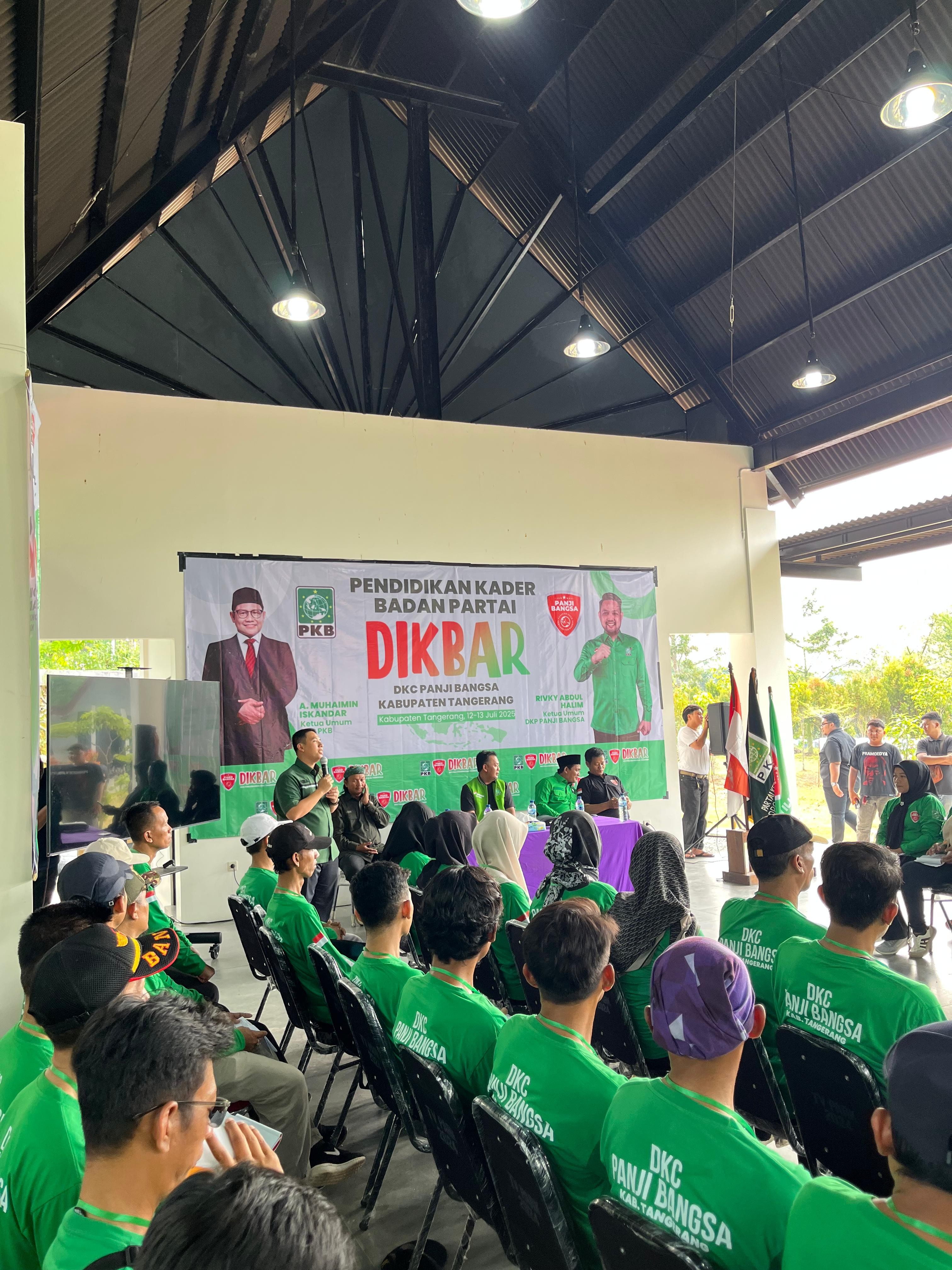 Dikbar.jpg